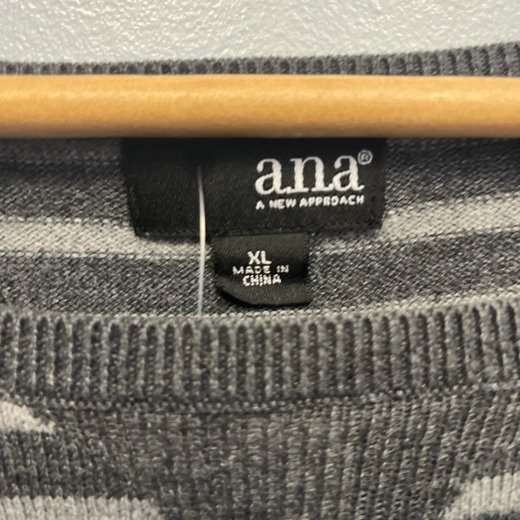 0124-137 Ana Grey striped Sweater - Picture 2 of 3